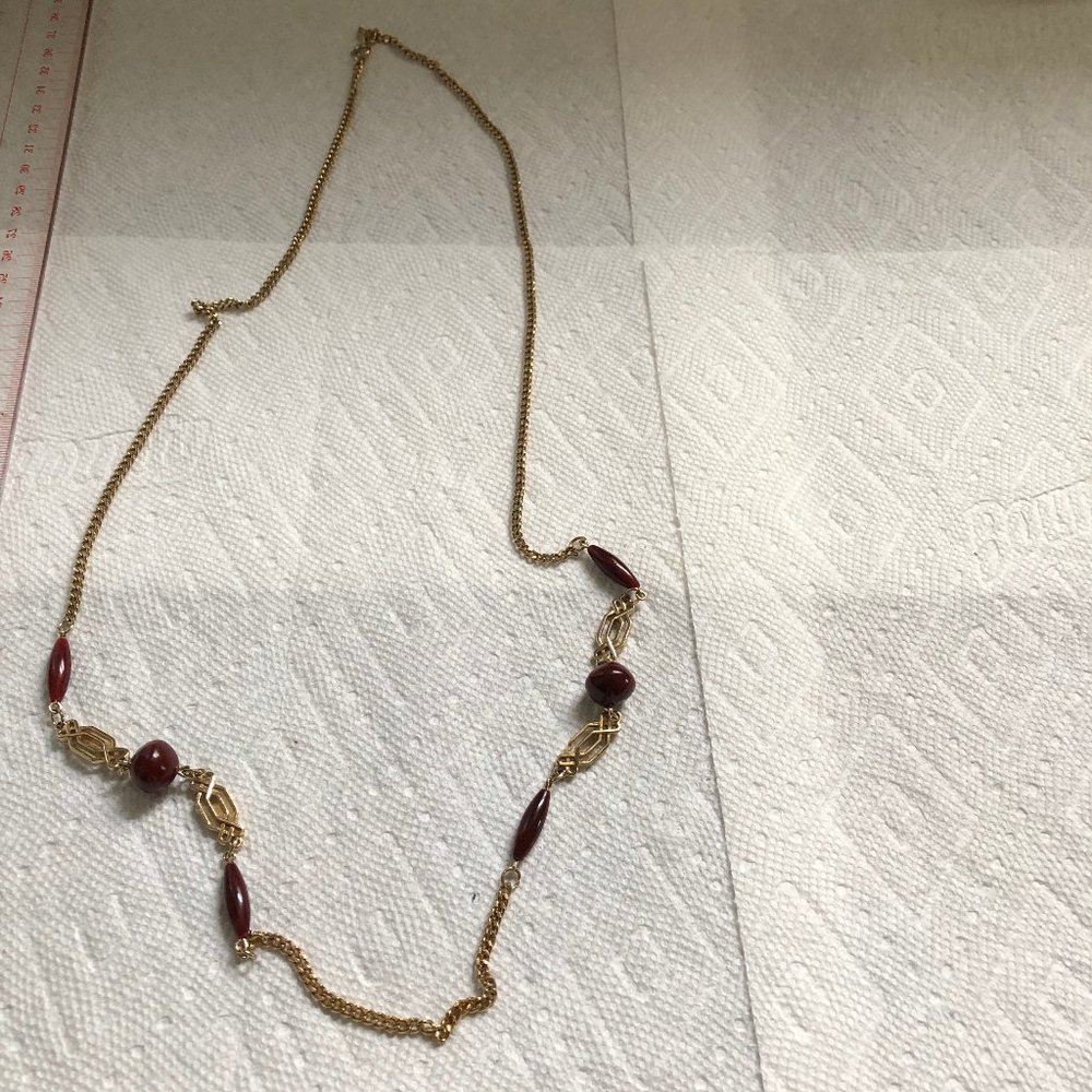 Sarah Coventry gold tone metal chain red beads long necklace 34"